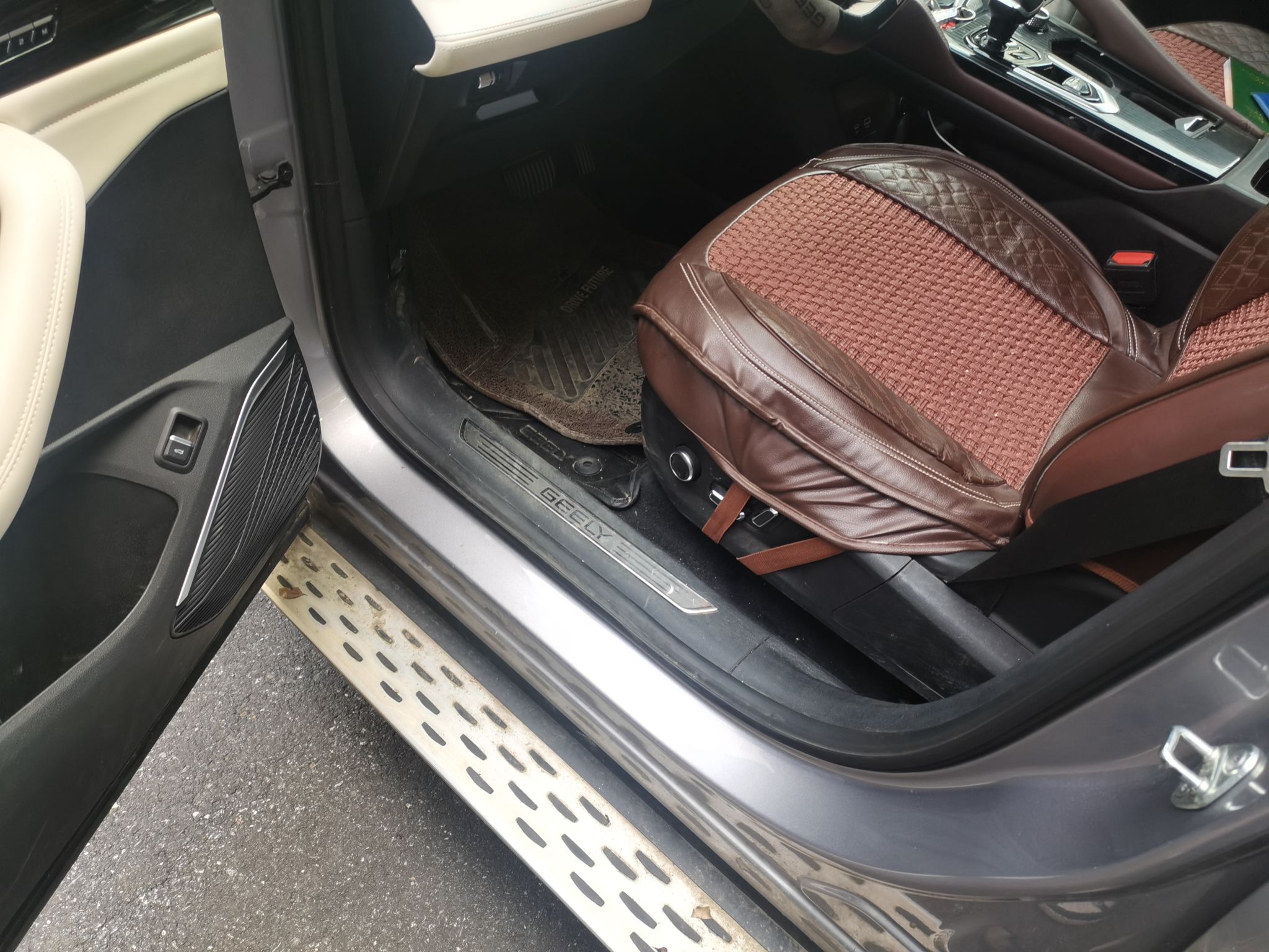 Geely Auto Monjaro L 2021 2.0TD DCT EVO Two-Wheel Drive Prestige Version — снимка 16