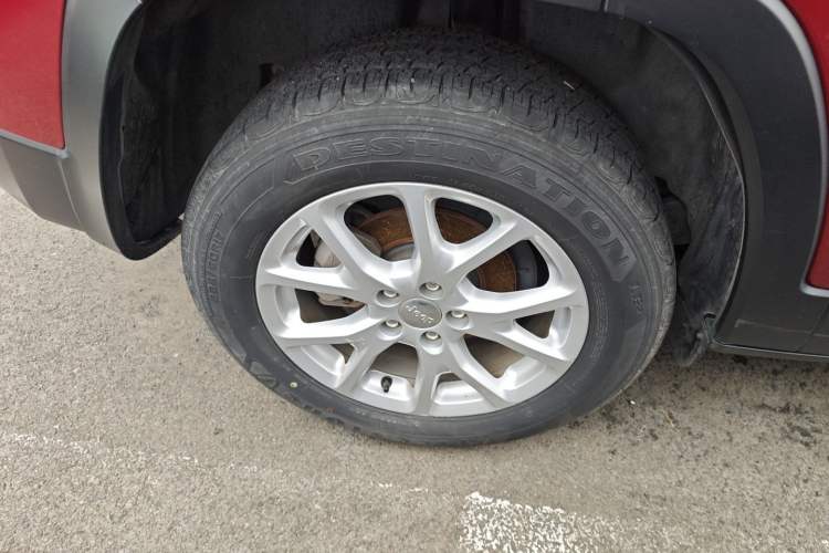 Used Jeep Cherokee 2016 2.4L Leading Smart Version
