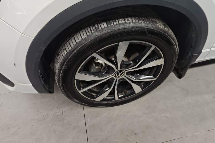 Used Volkswagen T-ROC 2024 300TSI DSG Two-Wheel-Drive Chen Guang Edition
