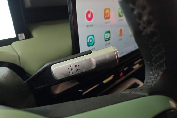 Used AION Y 2023 Plus 510 Tech Edition Gear Lever