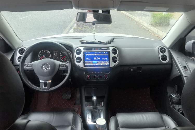 Used Volkswagen Tiguan 2016 300TSI Automatic Two-Wheel Drive Comfort Edition Center Console