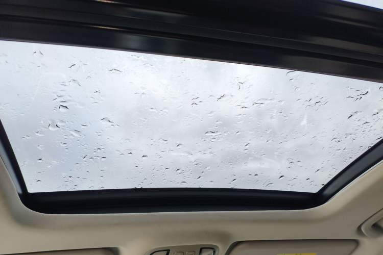 Used JAC Group J7 2020 1.5T CVT Dream Edition Headliner