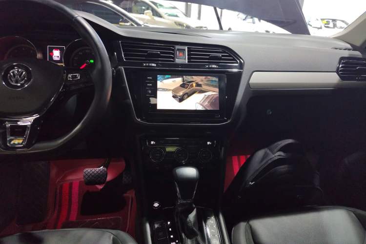 Used Volkswagen Tiguan L 2019 380TSI Automatic All-Wheel Drive Luxury Edition with 7 Seats China VI Standard
