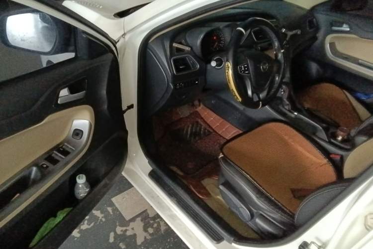 Used Haima Fumei 2015 1.6L Automatic Prestige Model Driver Seat