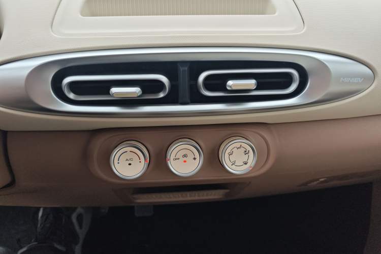 Used Wuling Hongguang MINIEV 2025 Four-Door Version Advanced Edition