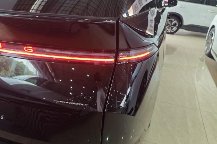 Used XPeng X9 2024 702 Ultra-Long Range Pro
