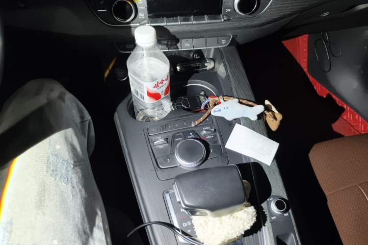 Used Audi A4L 2017 45 TFSI quattro Style Edition Gear Lever