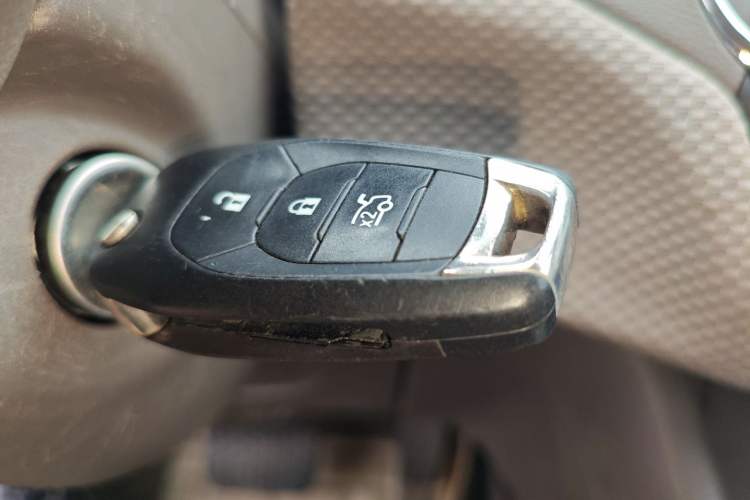 Used Chevrolet Cruze 2015 1.5L Automatic Fashion Navigation Edition Vehicle Key