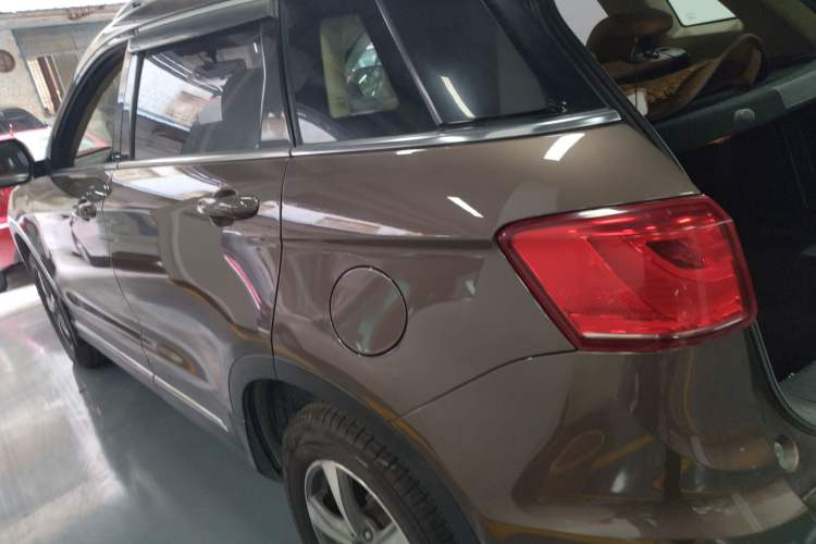 Used Haval H6 Coupe 2016 Blue Label 1.5T Automatic Two-Wheel Drive Urban Model Exterior 3