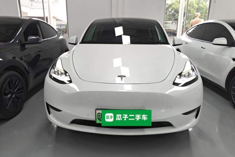 Used Tesla Model Y 2021 Long-Range All-Wheel-Drive Version Front