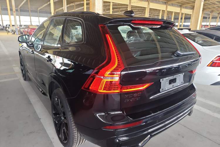 Used Volvo XC60 2025 B5 Four-Wheel Drive Smart & Advanced Midnight Black Edition Exterior 2