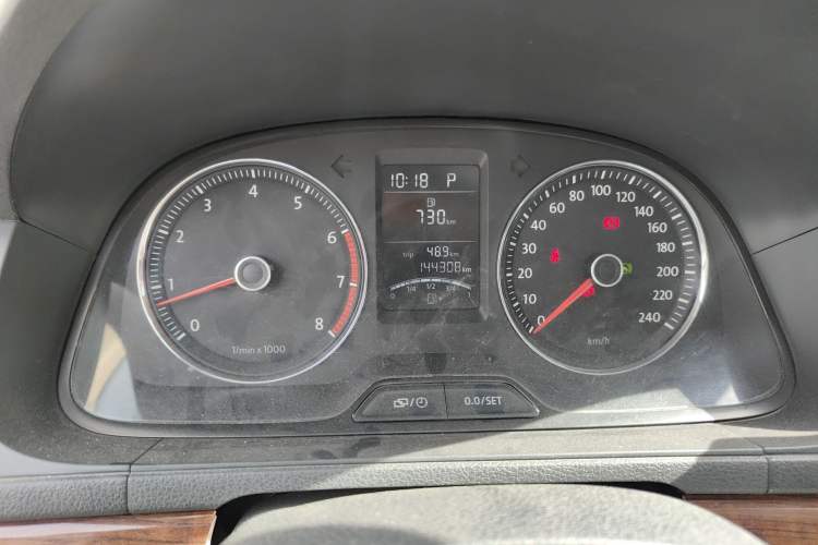 Used Volkswagen Lavida 2013 1.4TSI DSG Comfort Edition Instrument Cluster
