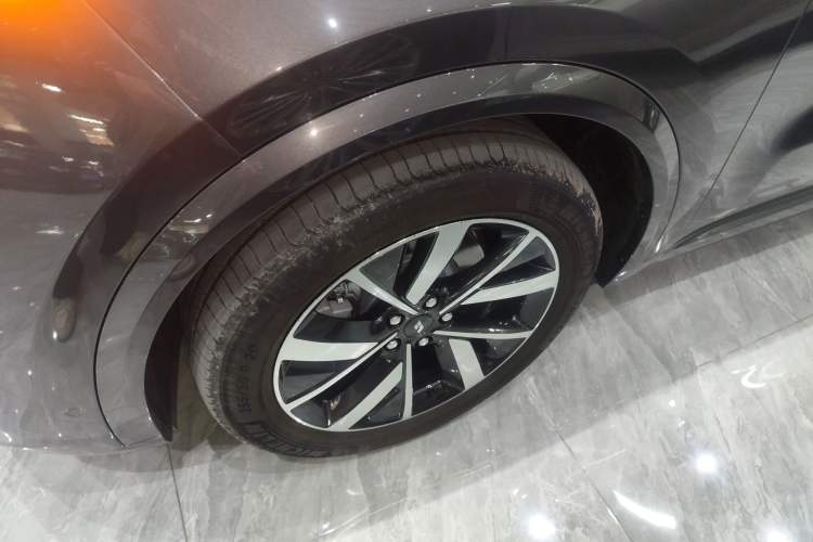 Used Li Auto L8 2023 Air model
