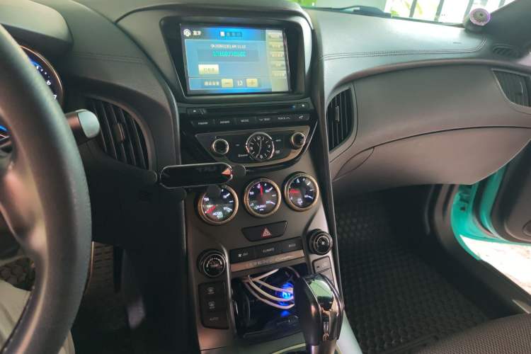 Used Hyundai Genesis Coupe 2012 2.0T Automatic Luxury Edition Audio And AC Panel