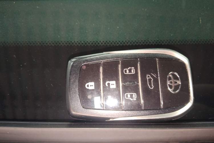 Used Toyota Alphard 2021 Dual-Engine 2.5L Prestige Edition Vehicle Key