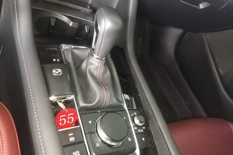 Used Mazda 3 Axela 2023 2.0L Automatic Zhiyao Edition Gear Lever