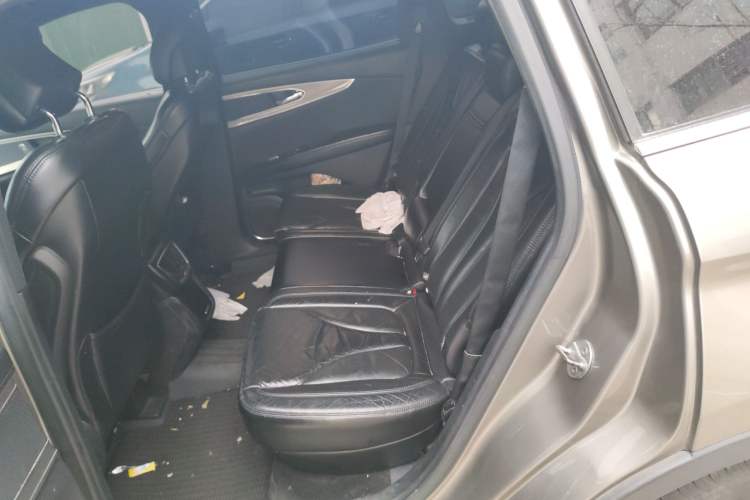 Used Lincoln MKX 2017 2.0T Two-Wheel Drive Deluxe Edition