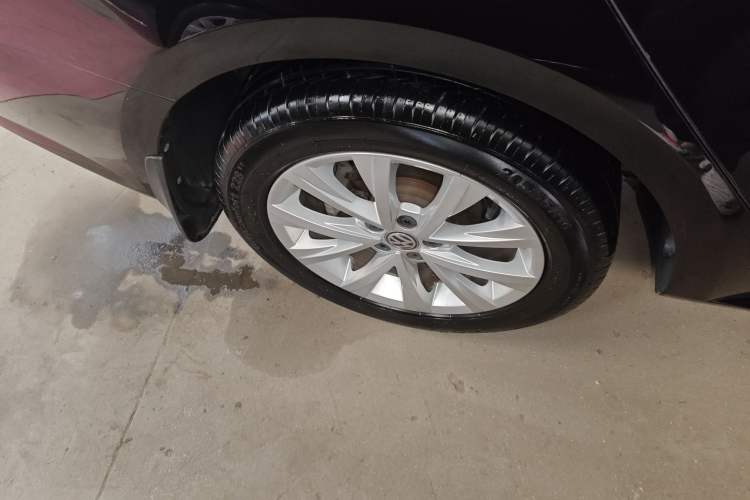 Used Volkswagen Lavida 2017 1.6L Automatic Comfort Edition
