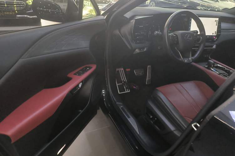 Used Lexus RX 2023 500h Four-Wheel Drive F SPORT Performance Driver Seat