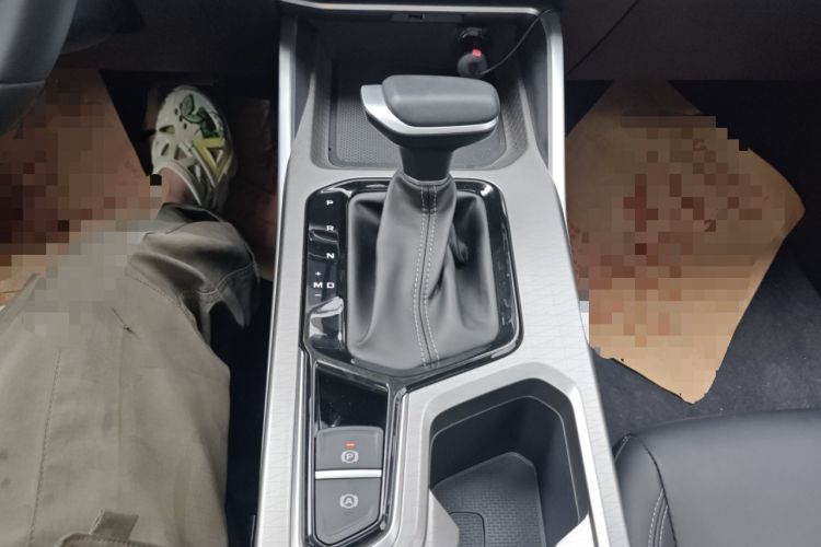 Used Geely Auto Emgrand 2025 4th Generation 1.5L CVT Luxury Version Gear Lever