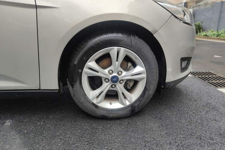 Used Ford Focus 2015 Sedan 1.6L Manual Comfort Model