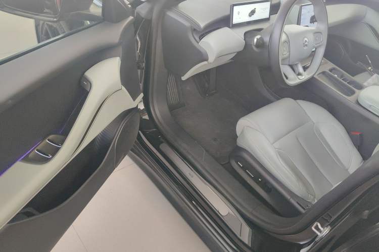 Used Nio ET5T 2023 75 kWh Touring Driver Seat