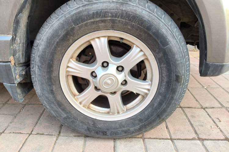 Used Haval H5 Classic 2011 Zhizun Edition 2.0L Two-Wheel Drive with Sunroof
