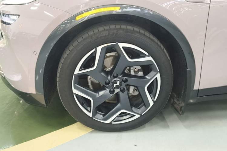 Used ONVO L60 2024 60 kWh All-Wheel Drive
