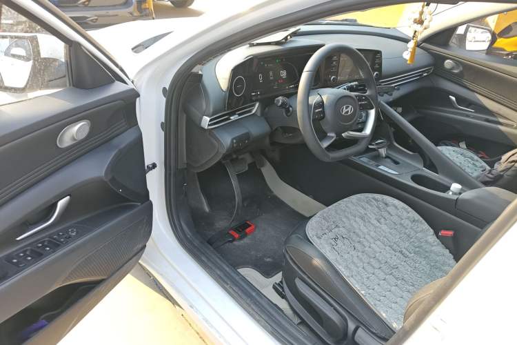 Used Hyundai Elantra 2023 1.5L CVT GLX Elite Edition
