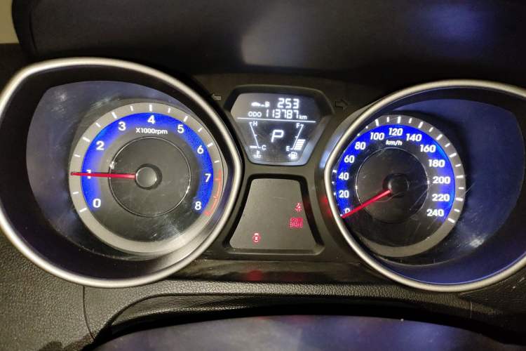 Used Hyundai Elantra (5th Generation / Langdong) 2012 1.6L Automatic Fashion Edition