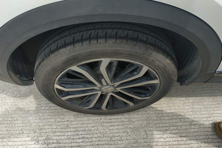 Used Volkswagen T-ROC 2018 280TSI DSG Two-Wheel-Drive Luxury Version China V Emission Standard Exterior 2