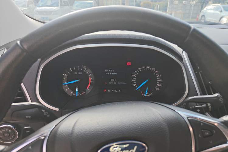 Used Ford Edge 2018 EcoBoost 245 Two-Wheel-Drive Platinum Edition 5 Seats