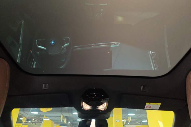 Used BMW iX 2022 xDrive40 Headliner