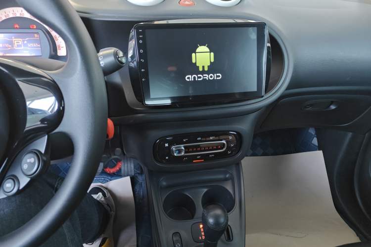 Used smart fortwo 2015 1.0L 52 kW hardtop Dynamic version
