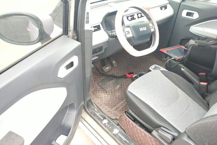 Used Chery QQ Ice Cream 2022 120km Conical Shape Lithium Iron Phosphate Driver Seat