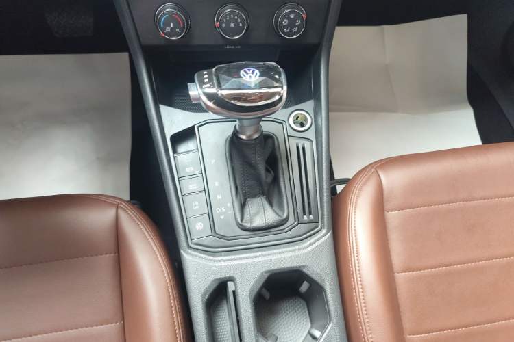 Used Volkswagen Lavida 2022 1.5L Automatic Fashion Edition Gear Lever