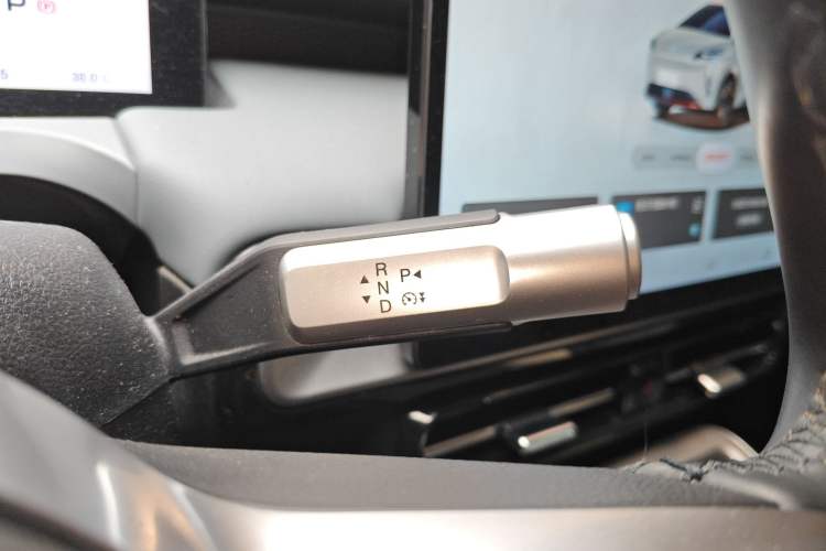 Used AION Y 2023 Younger Gear Lever