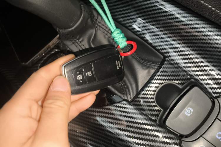 Used Toyota IZOA 2021 2.0L Enjoy Edition