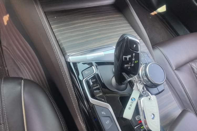 Used BMW 5 Series 2019 530Li Luxury Edition Premium Package
