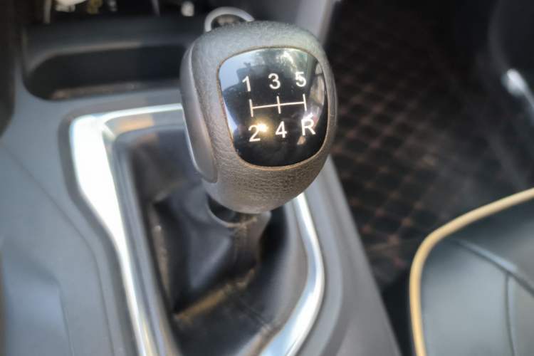 Used GAC Trumpchi GS4 2015 200T Manual Elite Edition Gear Lever