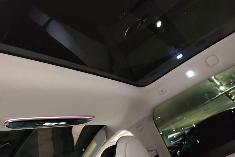 Used IM LS7 2023 100kWh Lux Rear-Drive Version
