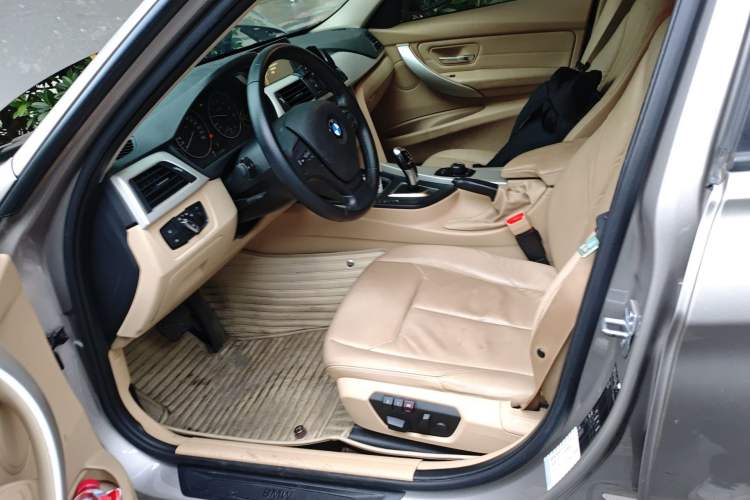 Used BMW 3 Series 2014 320i Sport Edition