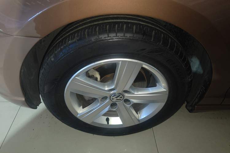 Used Volkswagen Lamando 2015 230TSI DSG Fashion Edition Left Front Wheel Hub