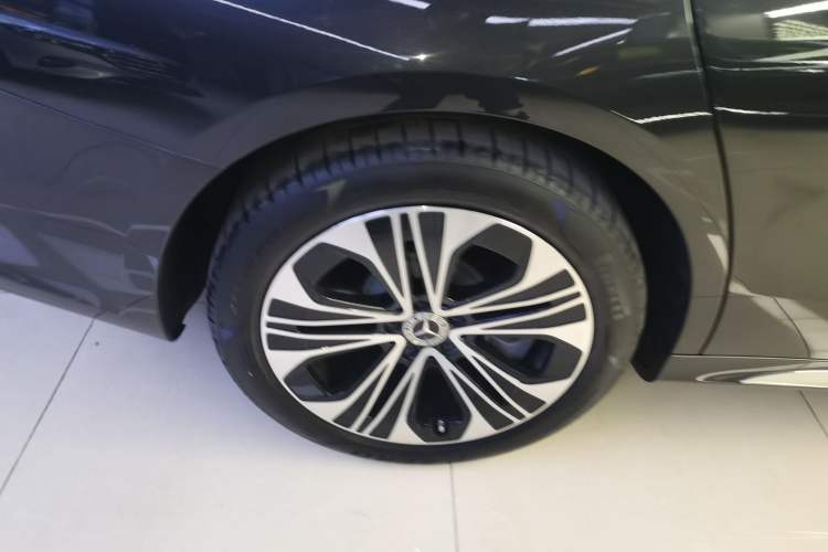 Used Mercedes-Benz E-Class New Energy 2024 E 350 e L Plug-in Hybrid Sedan