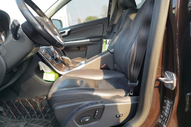 Used Volvo XC60 2017 T5 AWD Smart Upgrade Model