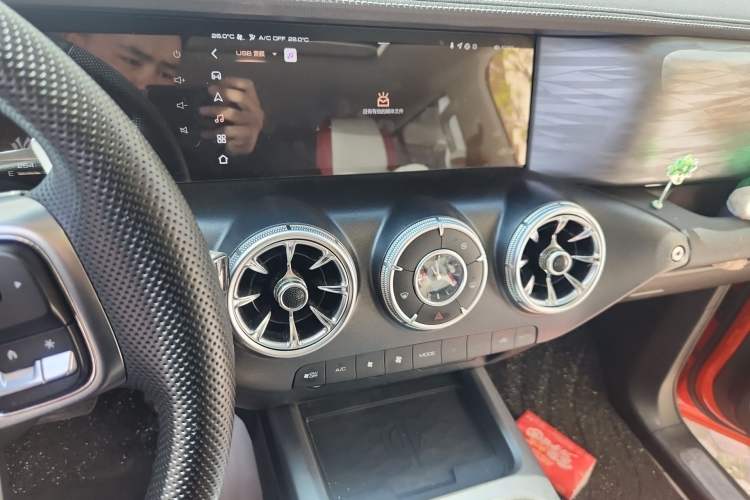 Used Tank 300 2023 City Edition 2.0T—Stylish as Ever Audio And AC Panel