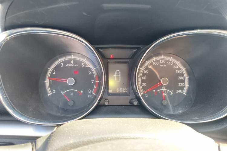 Used Venucia T70 2015 2.0L Manual RuiQu Version
