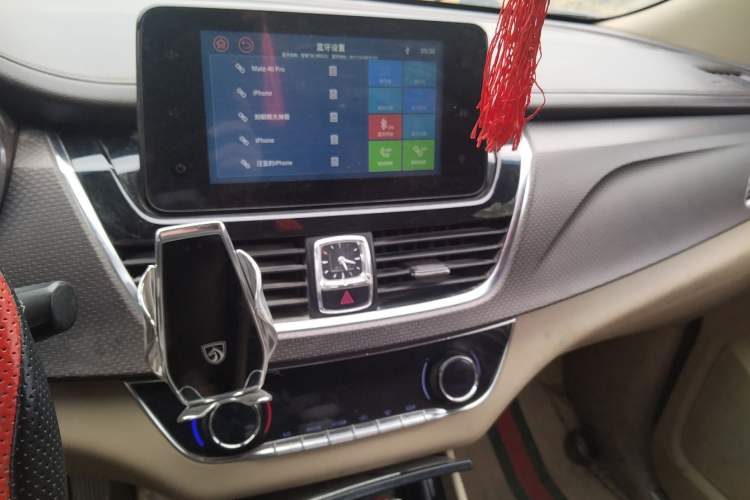 Used Baojun 730 2017 1.5T Manual Luxury Version 7 Seats Audio And AC Panel