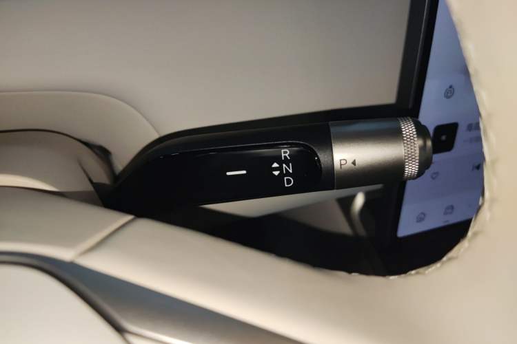 Used ONVO Luxeed L90 2025 Model—Max Six-Seater Version
