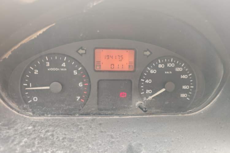 Used Wuling Rongguang 2011 1.2L Base Version
